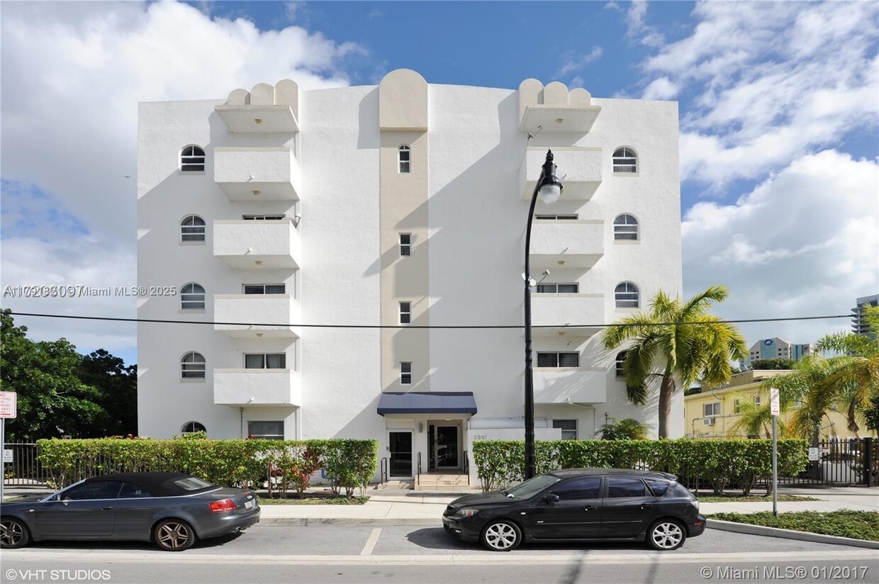 Primary Photo - 3051 SW 27th Ave