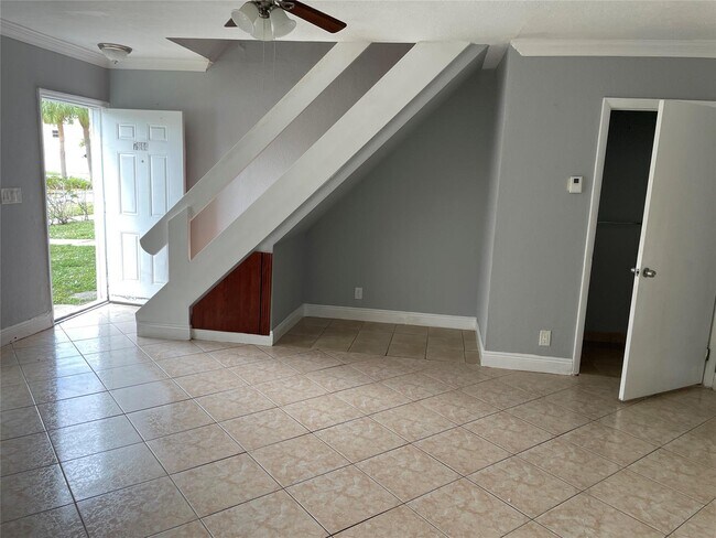 Foto del edificio - 7944 Kimberly Blvd