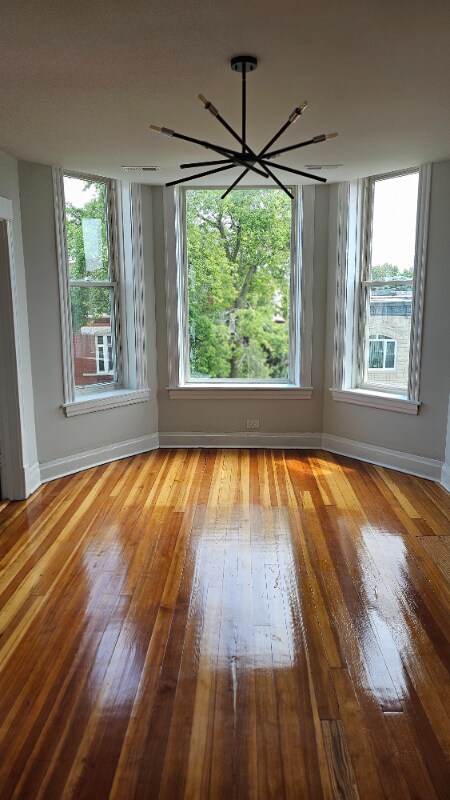 Foto del edificio - 1526 N Washtenaw Ave