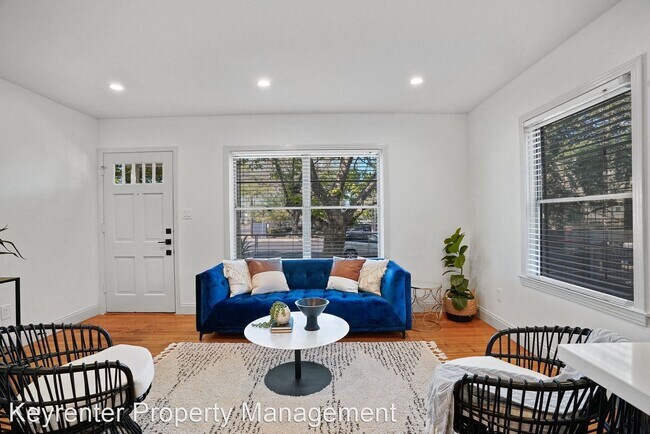 Foto del edificio - 3 br, 1 bath House - 1046 Clayton Ln #A