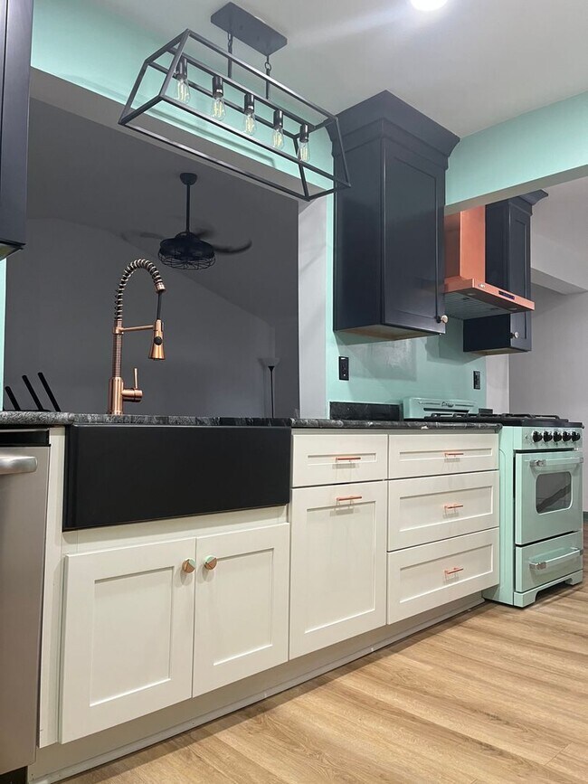 Foto del edificio - Cute Cape Cod in Beaconsdale Area