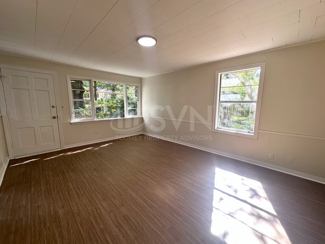 Foto del edificio - 5207 Azalea Cir S