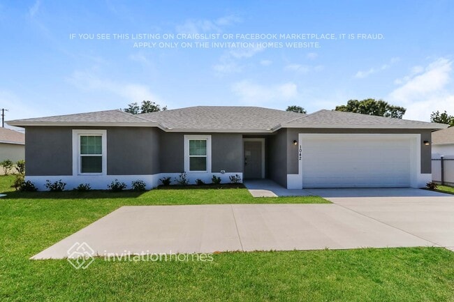 Building Photo - 1042 SW Del Rio Blvd