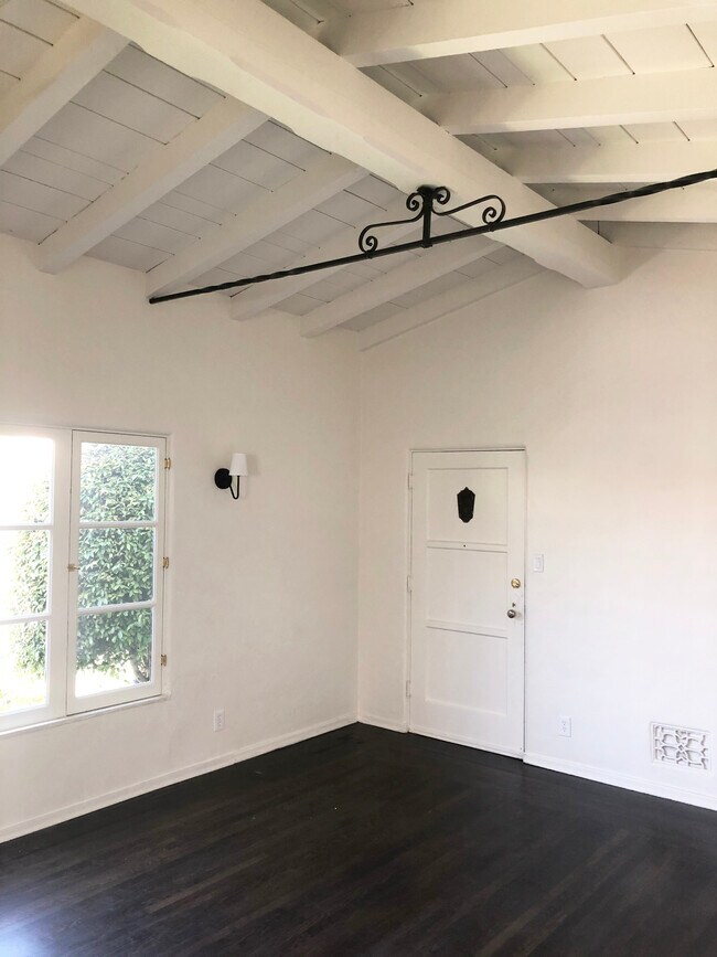 Foto del edificio - 503 N Gardner St