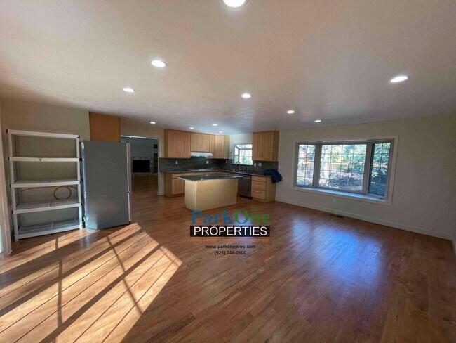 Building Photo - Private Spacious House in Walnut Creek Ava...