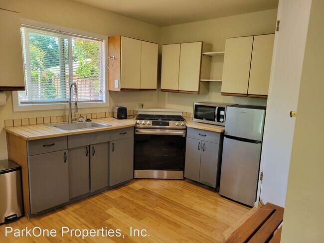 Building Photo - Studio, 1 bath House - 1657 Barnett Circle