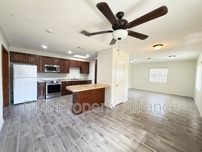 Foto del edificio - 1527 Leeway Ave