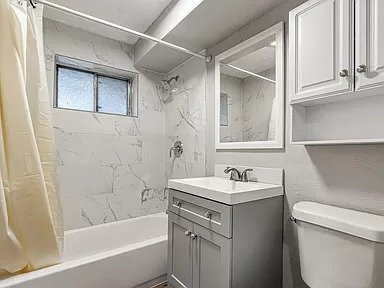 Building Photo - For Rent