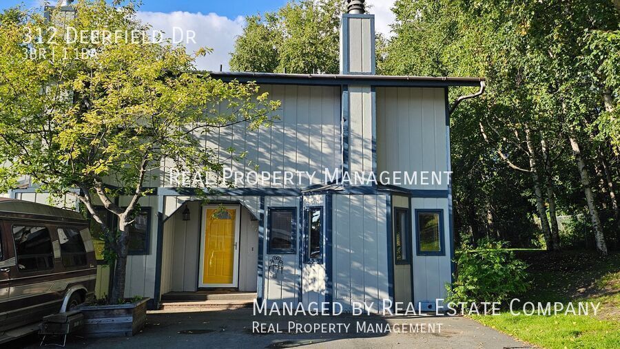 Foto principal - Three Bed South Anchorage Townhome w/ Fenc...