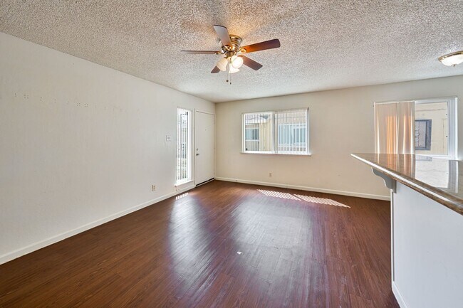 Foto del edificio - 7424 Franklin Blvd