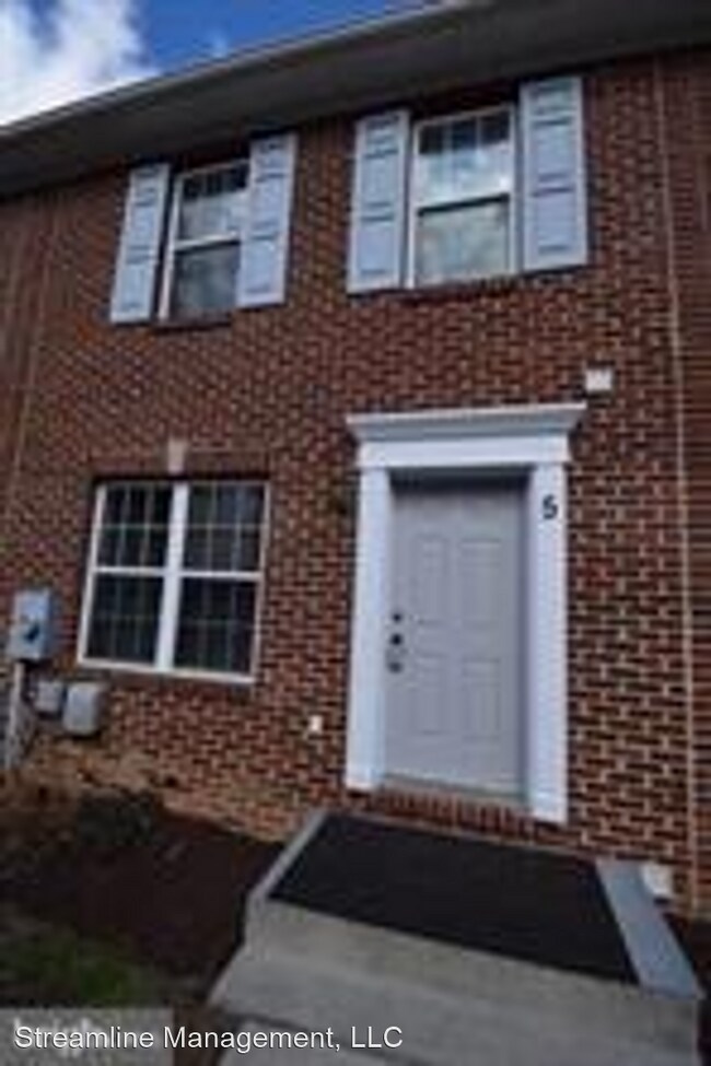 Foto del edificio - Studio, 1.5 bath House - 5 Clark Ct
