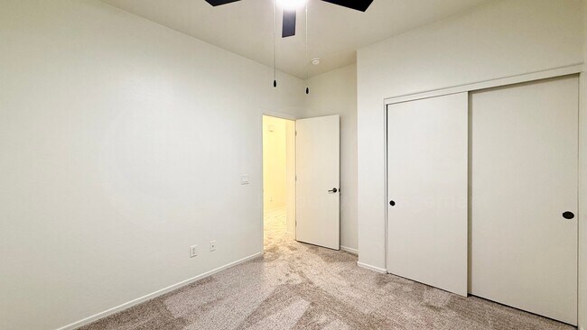 Building Photo - 807 W Sunset Ave