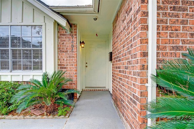 Building Photo - 9654 Pagewood Ln