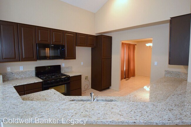 Building Photo - 3 br, 2 bath House - 1308 Narcisco St NE