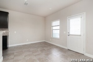 Building Photo - 660 Community Dr