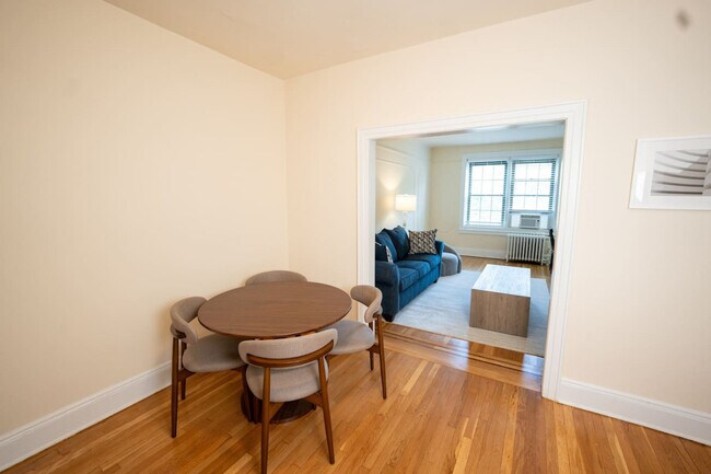 Foto del edificio - 730 Hudson St