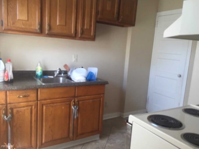 Building Photo - 2 br, 1 bath Townhome - 858 Fahs St