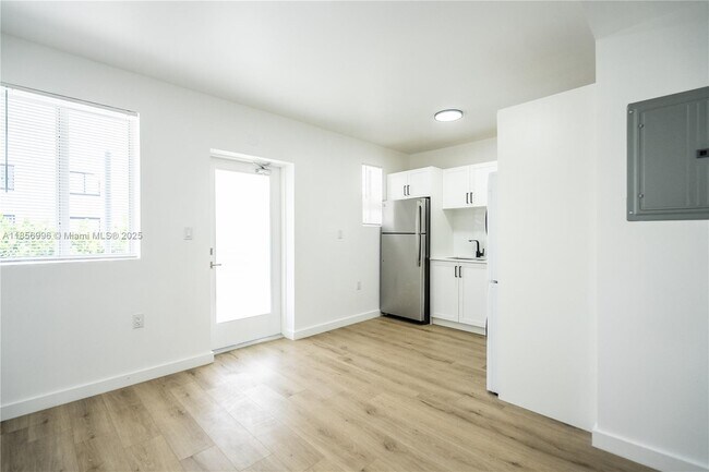 Foto del edificio - 1955 NW 2nd Ct