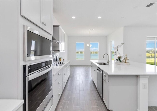 Foto del edificio - 18441 Mowry Ct