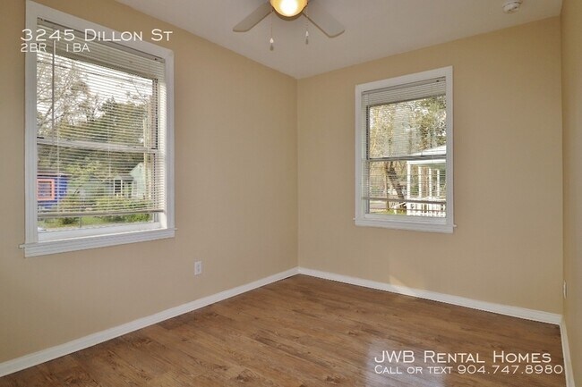 Foto del edificio - 3245 Dillon St