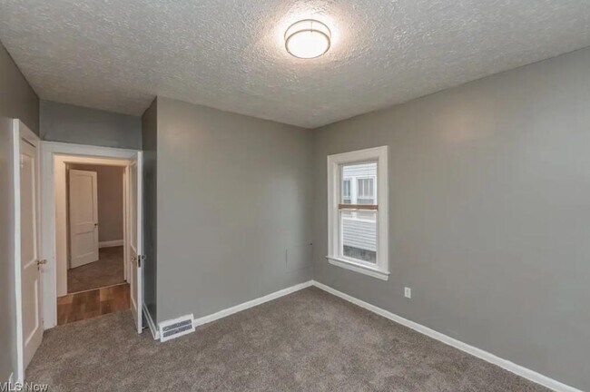 Foto del edificio - 3318 W 94th St