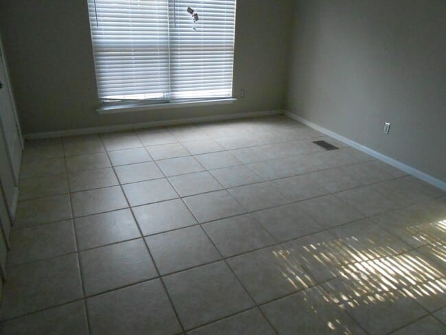 Foto del edificio - 1807 Jackson Bluff Rd