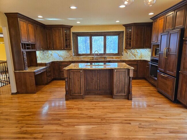 Foto del edificio - 7210 Juniper Ave