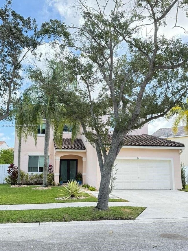 Foto del edificio - 925 Briar Ridge Rd