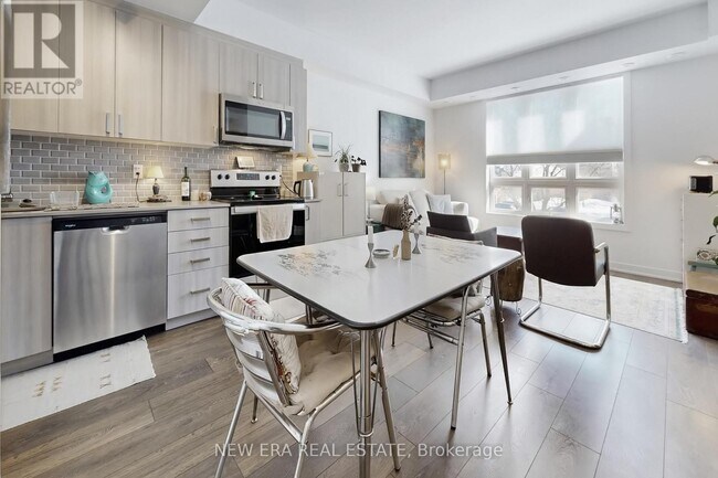 Photo du bâtiment - 4015 Hickory Dr