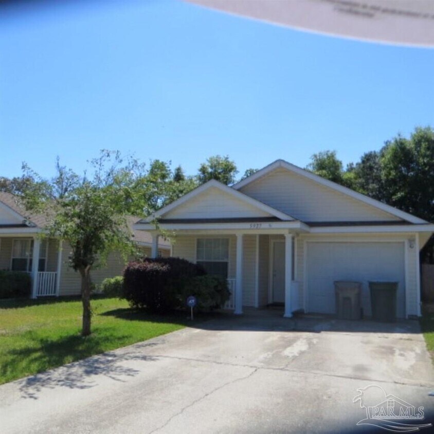Primary Photo - 5927 Bilek Dr