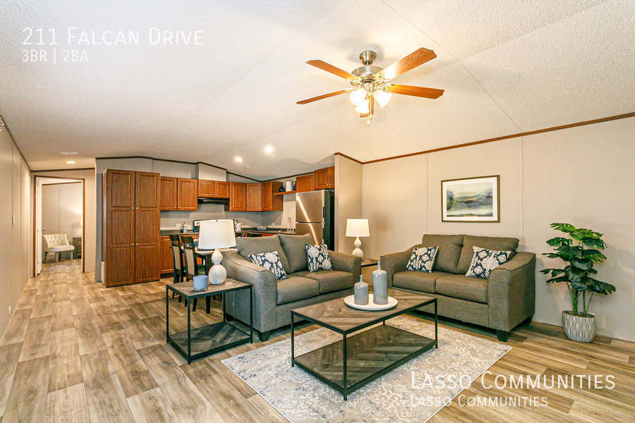 Nearly New modern 3 bed/2 bath $1299 - Nearly New modern 3 bed/2 bath          $1299