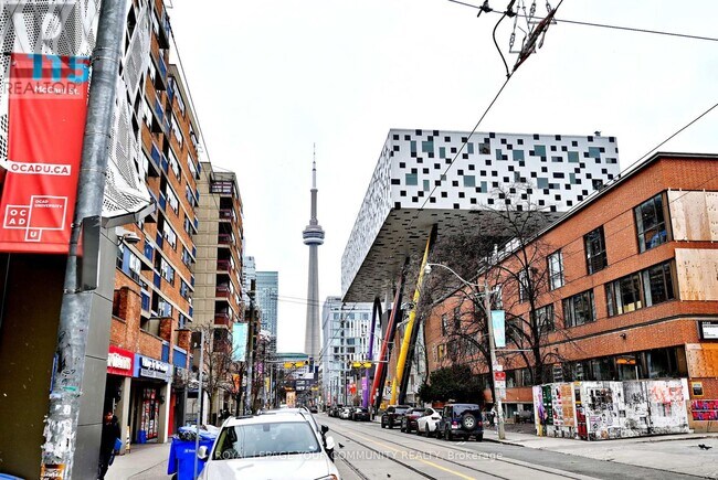 Building Photo - 280 Dundas St W