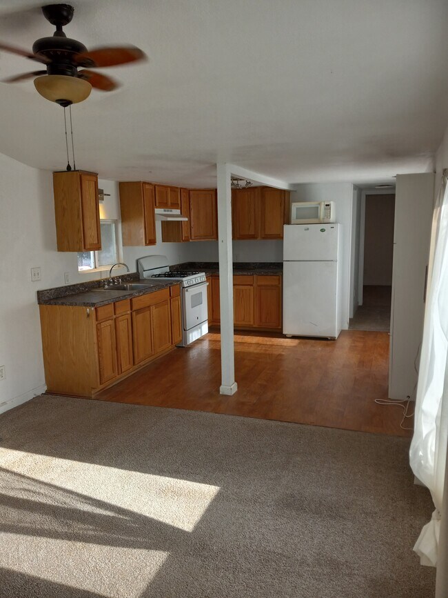 Kitchen 1 - 725 E front st