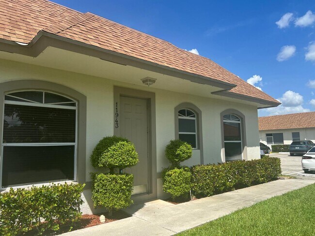 Building Photo - 11943 Sturbridge Ln