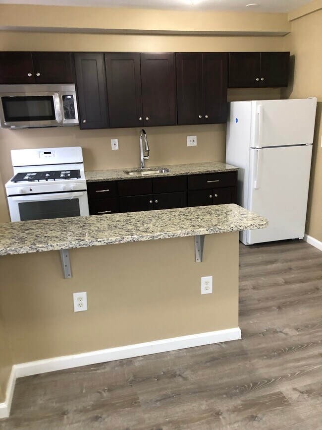 Kitchen - 1155 N Carey St