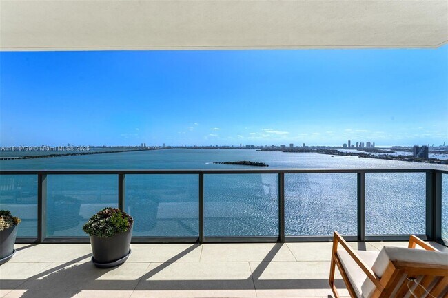 Foto del edificio - 788 NE 23rd St