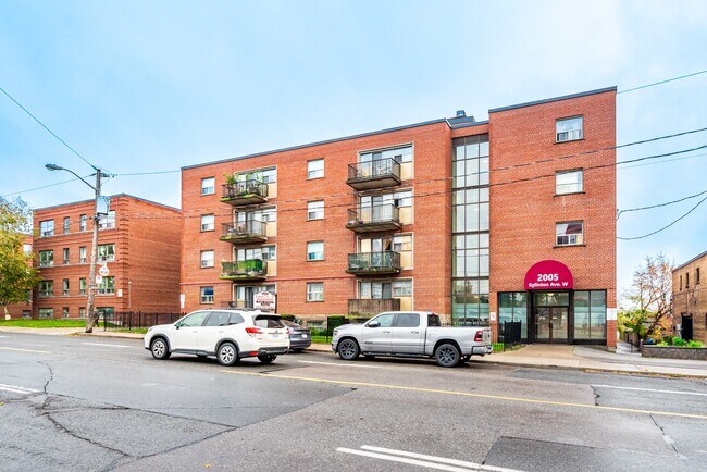 Photo du bâtiment - 2005 Eglinton Avenue West