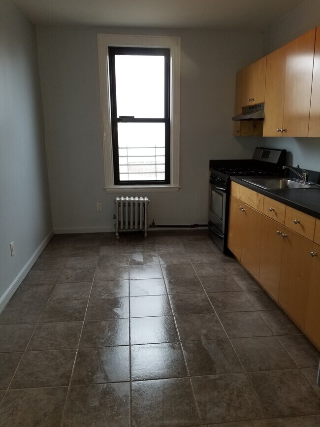 kitchen - 37-27 60th St