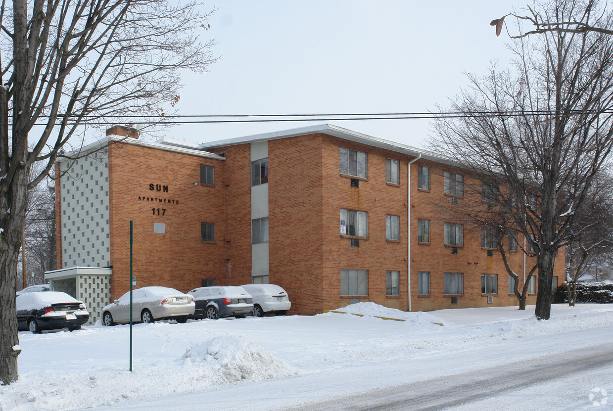 Building Photo - Sun Apartments