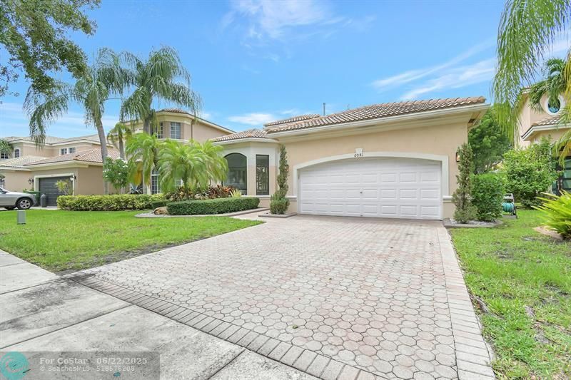 Primary Photo - 6041 SW 195th Ave