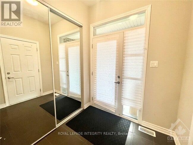 Building Photo - 213 Bandelier Way