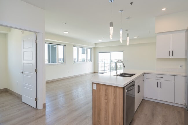 Building Photo - Templeton Heights