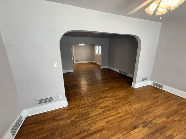 Building Photo - 909 University Dr N