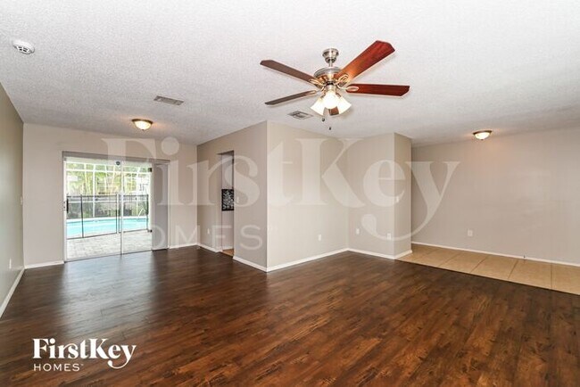 Foto del edificio - 4404 Southwest 6th Place