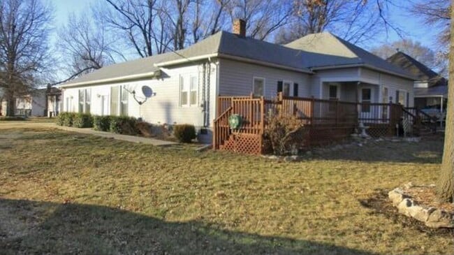 Building Photo - 306 S Rogers Rd