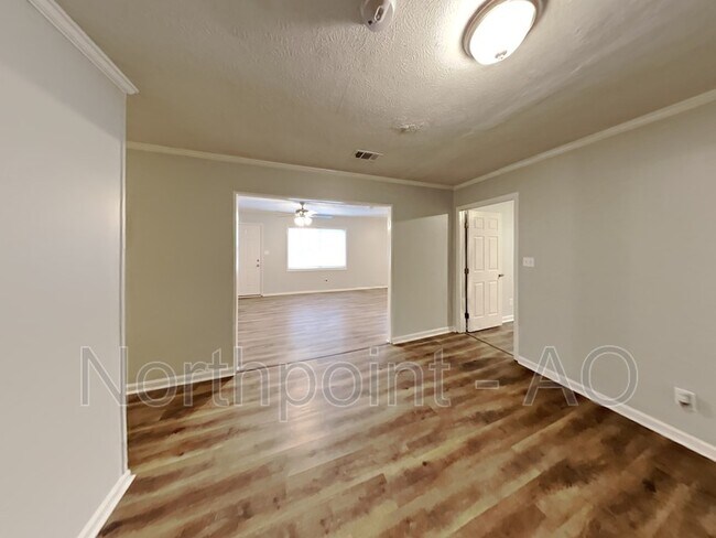 Foto del edificio - 10211 Allen Dr SW
