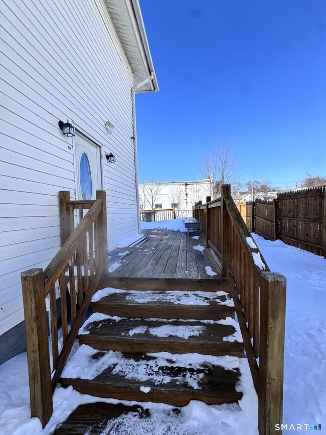 Building Photo - 64 Marne St