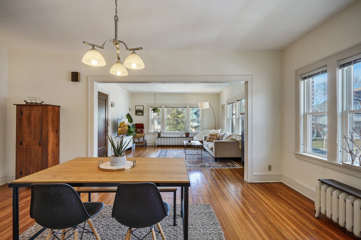 Dining - 3351 Dupont Ave S