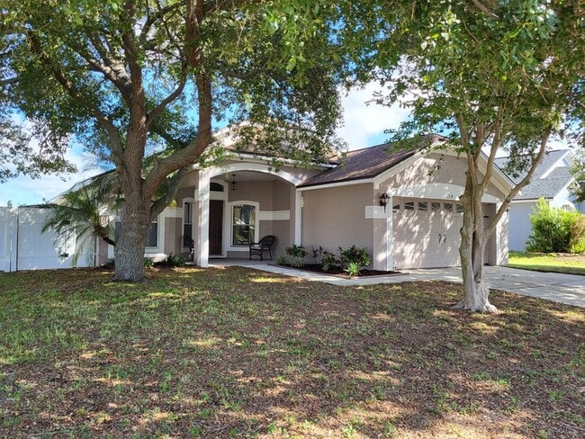 Building Photo - 359 Sir Phillips Dr