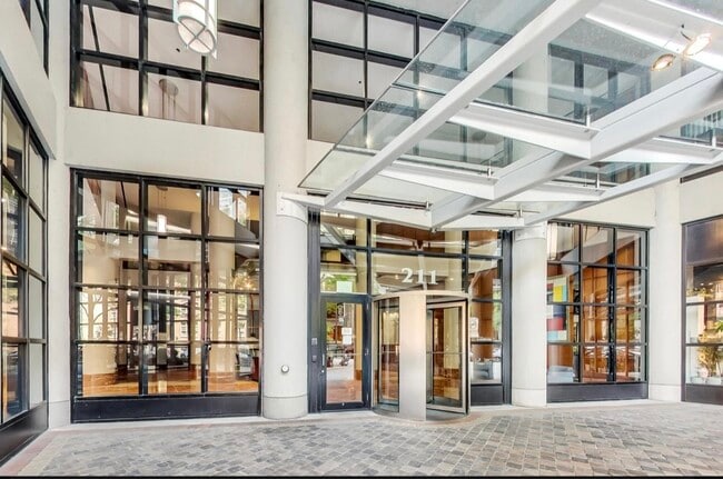Foto del edificio - 211 E Ohio St